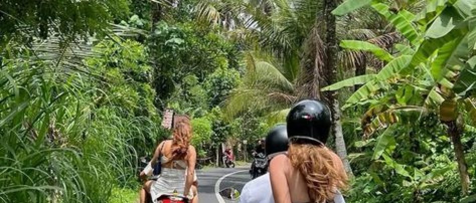 30 Times Language Barriers Made Traveling An Unexpectedly Comical Experience