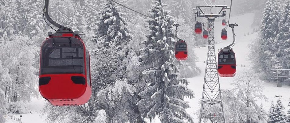 Sightseeing in Gulmarg _Embark on the Highest Gondola Ride in Asia